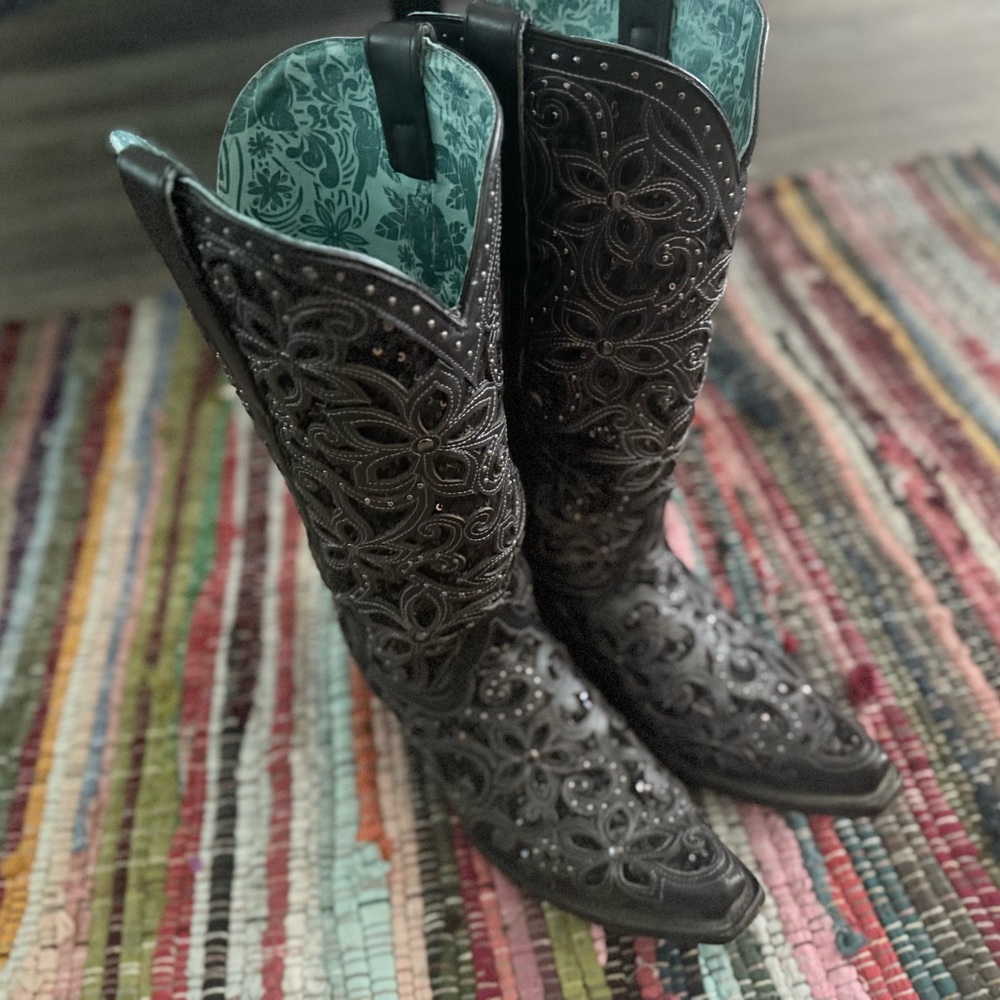 Corral Black Embroidered Heeled Boots - ONLY WORN ONCE